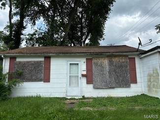 10100 Earl Dr, Saint Louis, MO 63136