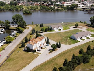 29 OR 31 Cove Dr, Bay City, MI 48706