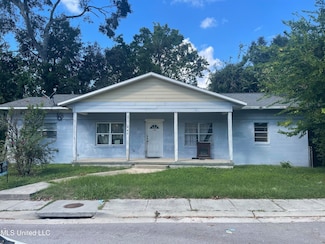 241 Spanner Ln, Biloxi, MS 39530