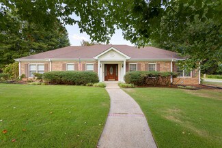 2204 Chickasaw Dr, Florence, AL 35630