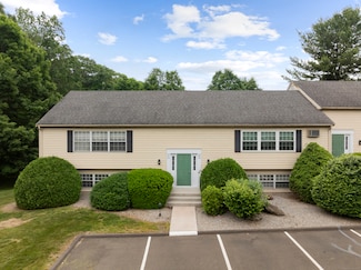 28 Brantwood Dr, Madison, CT 06443