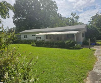 17 Donnan Rd, Taylors, SC 29687