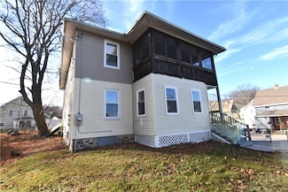 166 6th Ave Unit 1, Woonsocket, RI 02895