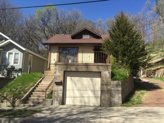 452 Fuller Ave, Council Bluffs, IA 51503