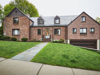 32 Avondale Rd, Newton Center, MA 02459