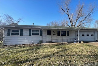 940 Clearfield Dr, Saint Louis, MO 63135