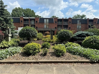 4179 Columbia Rd Unit 212, North Olmsted, OH 44070