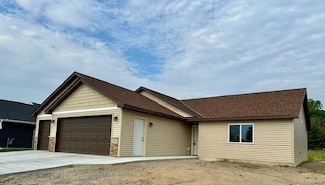 1560 Gray Fox Dr NE, Owatonna, MN 55060