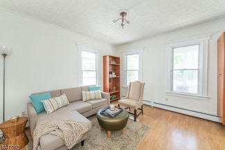 5 Race St, Bloomfield, NJ 07003