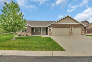 185 Glenview Loop, Saint Cloud, MN 56303
