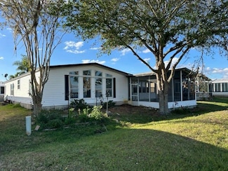 1046 Eagle Dr, Winter Haven, FL 33881