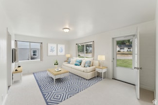 15 Airlane Dr, Clearfield, UT 84015