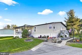 107 Longwood Ct E, Lancaster, PA 17603