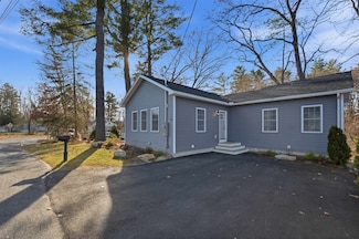 32 Boynton Rd, Meredith, NH 03253
