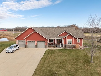 240 N Pond Dr, Jackson, MN 56143