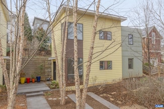 111 Riverbluff Cir, Charlottesville, VA 22902