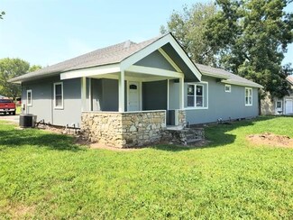 502 N 7th St, Lacygne, KS 66040