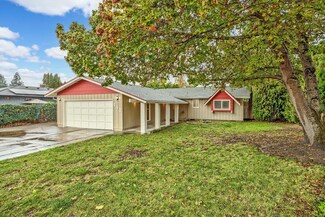 640 Hopkins Rd, Central Point, OR 97502