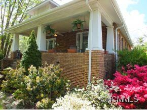 22 Larchmont Rd, Asheville, NC 28804