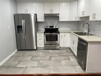 18619 Collins St, Tarzana, CA 91356