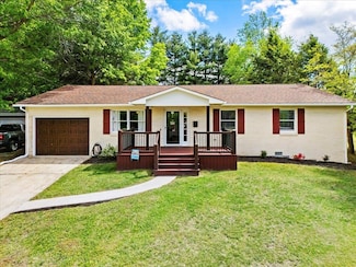 902 Locust Dr, Pearisburg, VA 24134