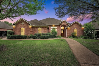 1405 Gunnison Dr, Woodway, TX 76712