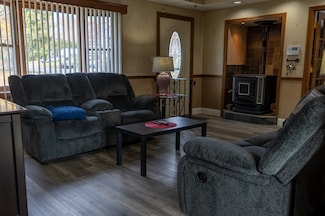 81 Dixon Rd, Brockton, MA 02302