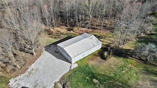 7071 W Gilliatt Grove, Eckerty, IN 47116