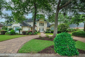 905 Shipwatch Dr E, Jacksonville, FL 32225