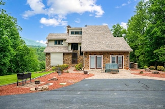 5271 Old Cifax Rd, Goode, VA 24556