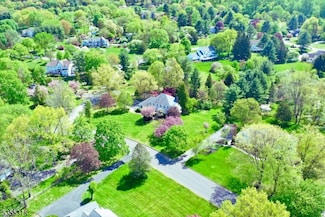 12 Pheasant Run, Gladstone, NJ 07934