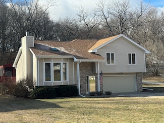 708 Mckenzie Ave, Council Bluffs, IA 51503