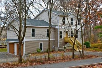 8 Thoreau St, North Billerica, MA 01862