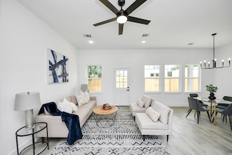 11627 N D St, La Porte, TX 77571