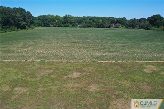 180 Friendship Rd Unit B, Cranbury, NJ 08512