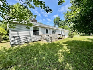 8484 Zosel St, Onekama, MI 49675