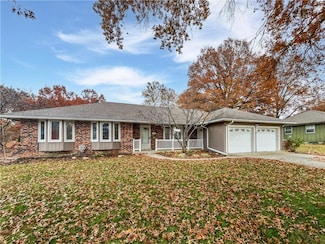 2200 Meadowlark Dr, Harrisonville, MO 64701