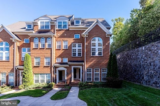 9587 Wheats Way, Manassas Park, VA 20111