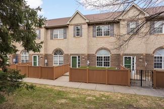 6477 Regency Ln, Eden Prairie, MN 55344