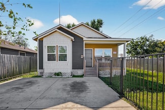 3802 Rebecca St, Houston, TX 77021
