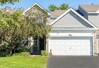 754 Savannah Ln, Crystal Lake, IL 60014