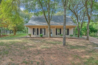 3900 Fox Ridge Rd, Lorena, TX 76655