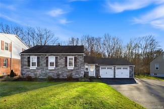 117 Cedar Ave, New Windsor, NY 12553