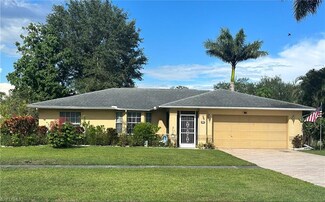 3160 Valencia Dr, Naples, FL 34120
