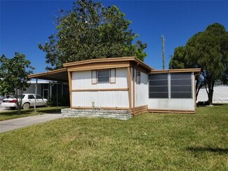 444 Kaiser Dr, Palmetto, FL 34221