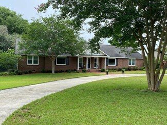 1705 Meadowdale Dr, Dublin, GA 31021