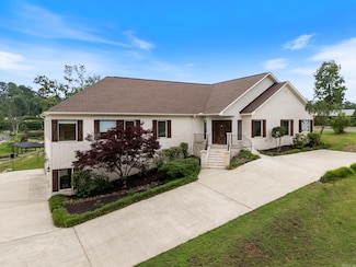 261 Peninsula Dr, Hot Springs National Park, AR 71901