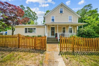 78 Knowlton St, Riverside, RI 02915