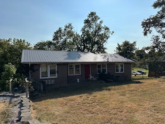 100 Green Meadows St, Beechmont, KY 42323