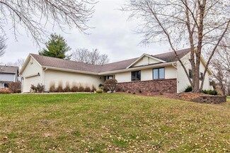 7035 High Point Cir, Johnston, IA 50131
